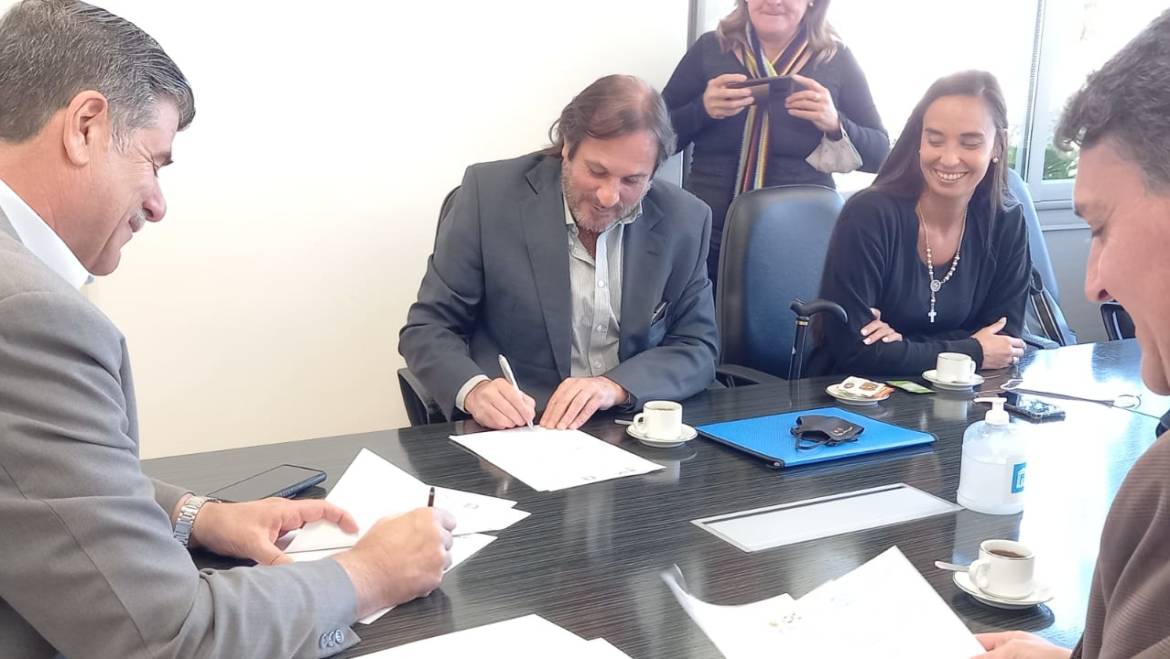 El IDC firmó un importante convenio de colaboración con la Legislatura mendocina 